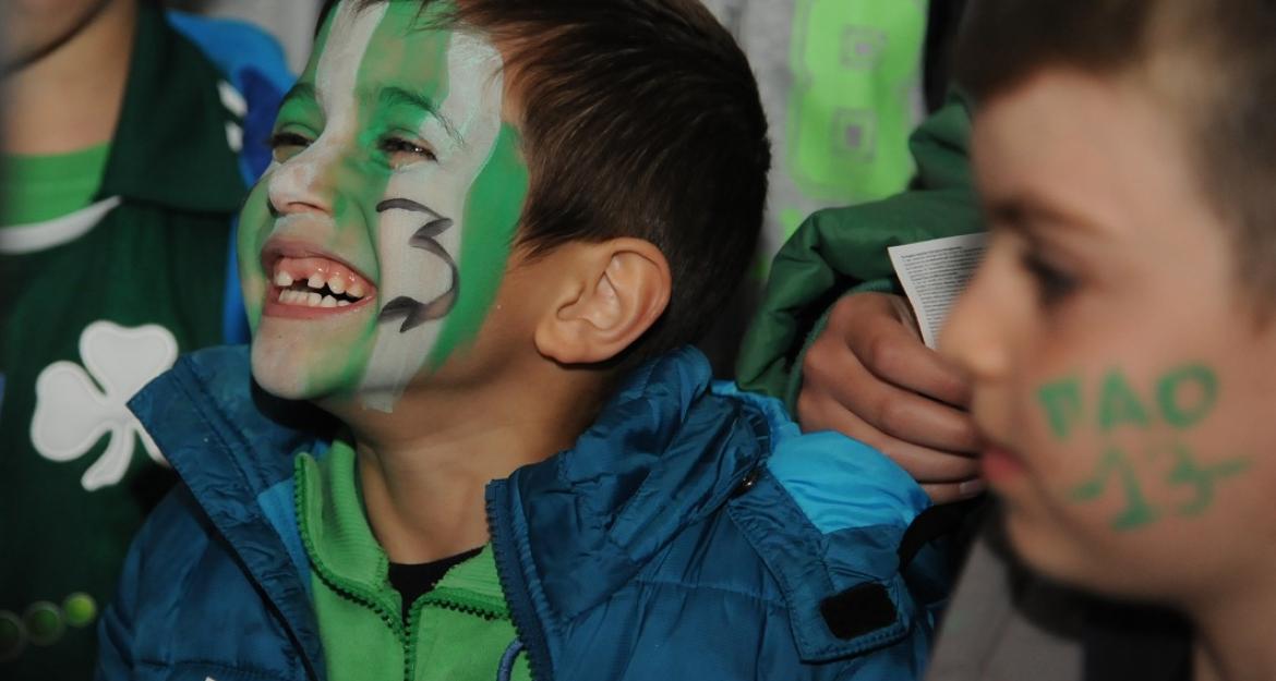Παρουσία- έκπληξη του Νίκου Λυμπερόπουλου στην παιδική Κερκίδα ΟΠΑΠ