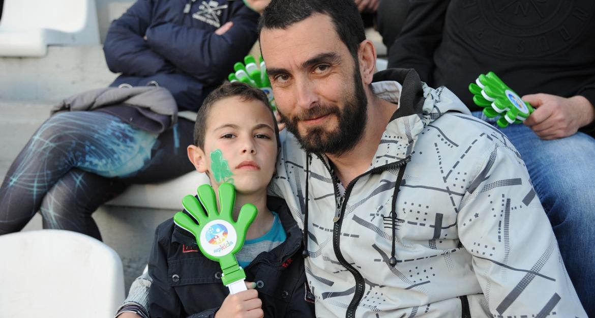 Παρουσία- έκπληξη του Νίκου Λυμπερόπουλου στην παιδική Κερκίδα ΟΠΑΠ