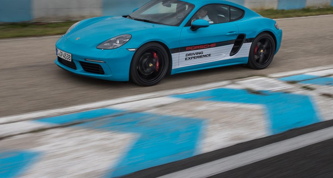 Γκουρμέ μενού με πέντε Porsche στην πίστα των Σερρών