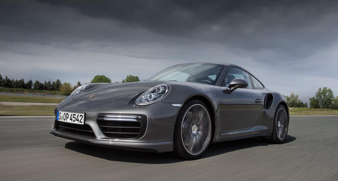 Γκουρμέ μενού με πέντε Porsche στην πίστα των Σερρών