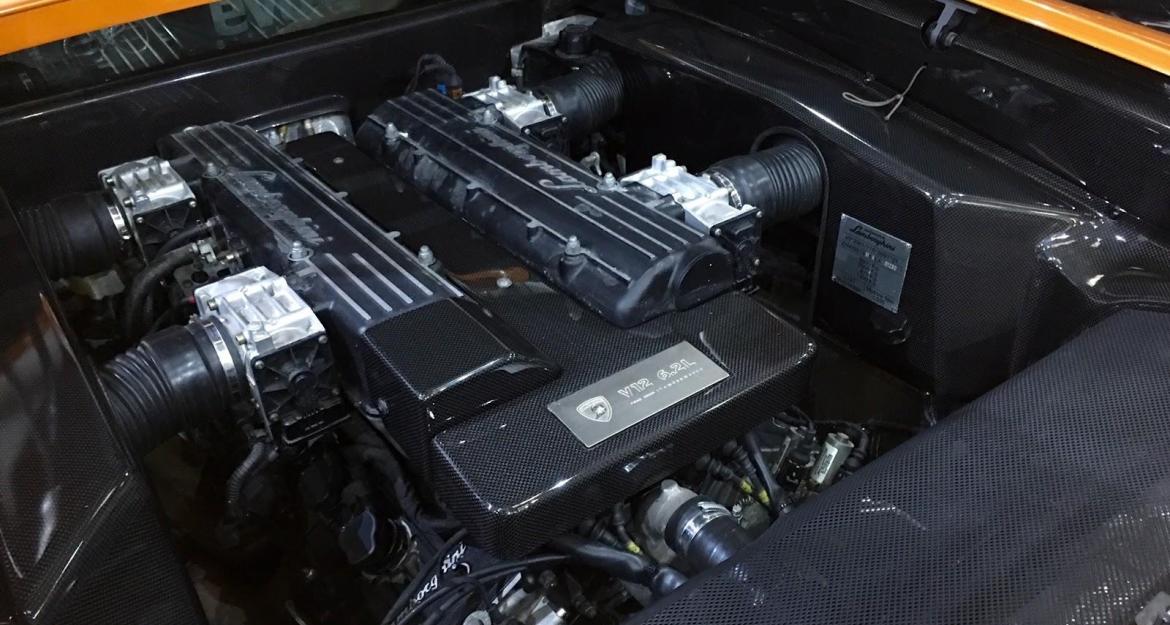 Ξόδεψε 440.000 ευρώ για 400.000 χλμ. με Lamborghini (pics)