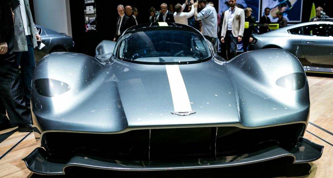 Η Aston Martin που θα φτιαχτεί γύρω από το σώμα σας! (pics)