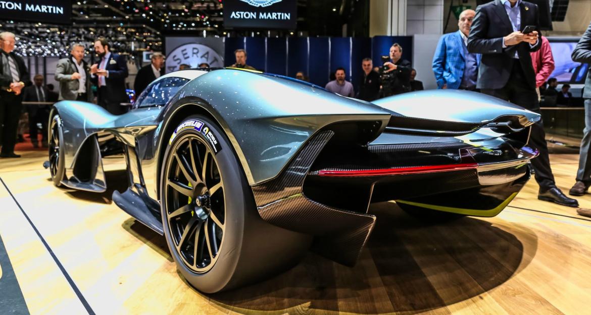 Η Aston Martin που θα φτιαχτεί γύρω από το σώμα σας! (pics)