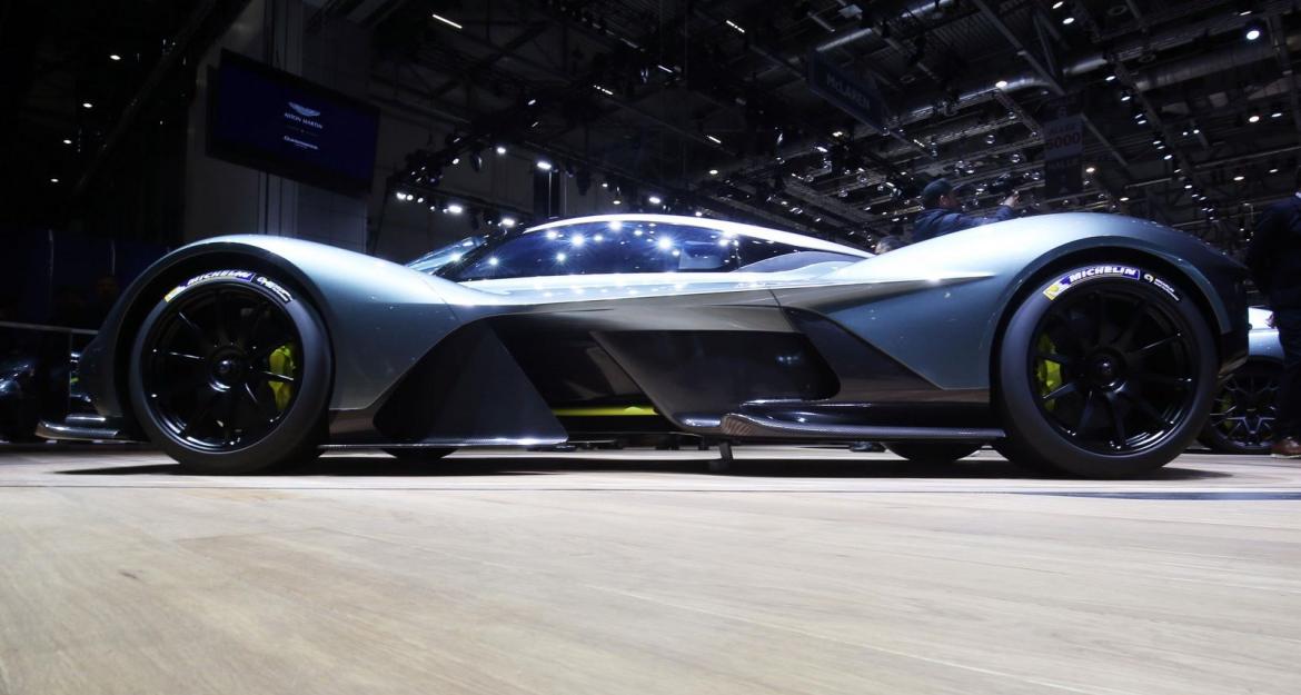 Η Aston Martin που θα φτιαχτεί γύρω από το σώμα σας! (pics)