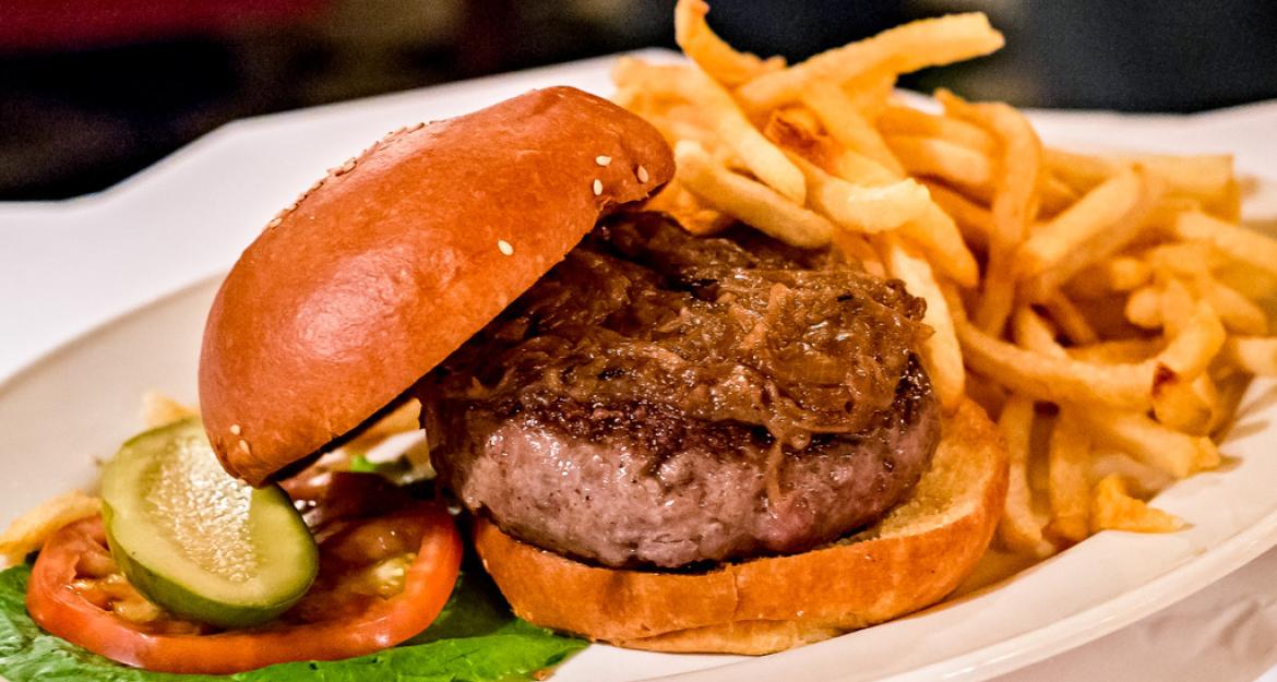 Τα οκτώ λάθη που κάνουμε όταν φτιάχνουμε burger