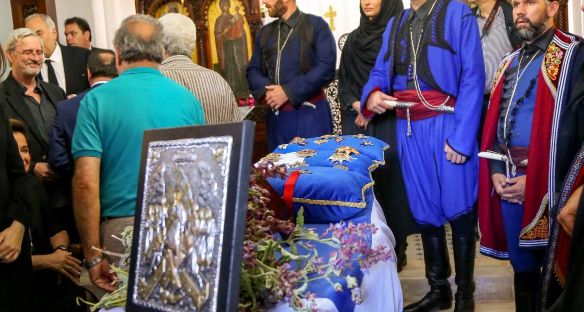 Στην κρητική γη αναπαύεται ο Κωνσταντίνος Μητσοτάκης (pics)