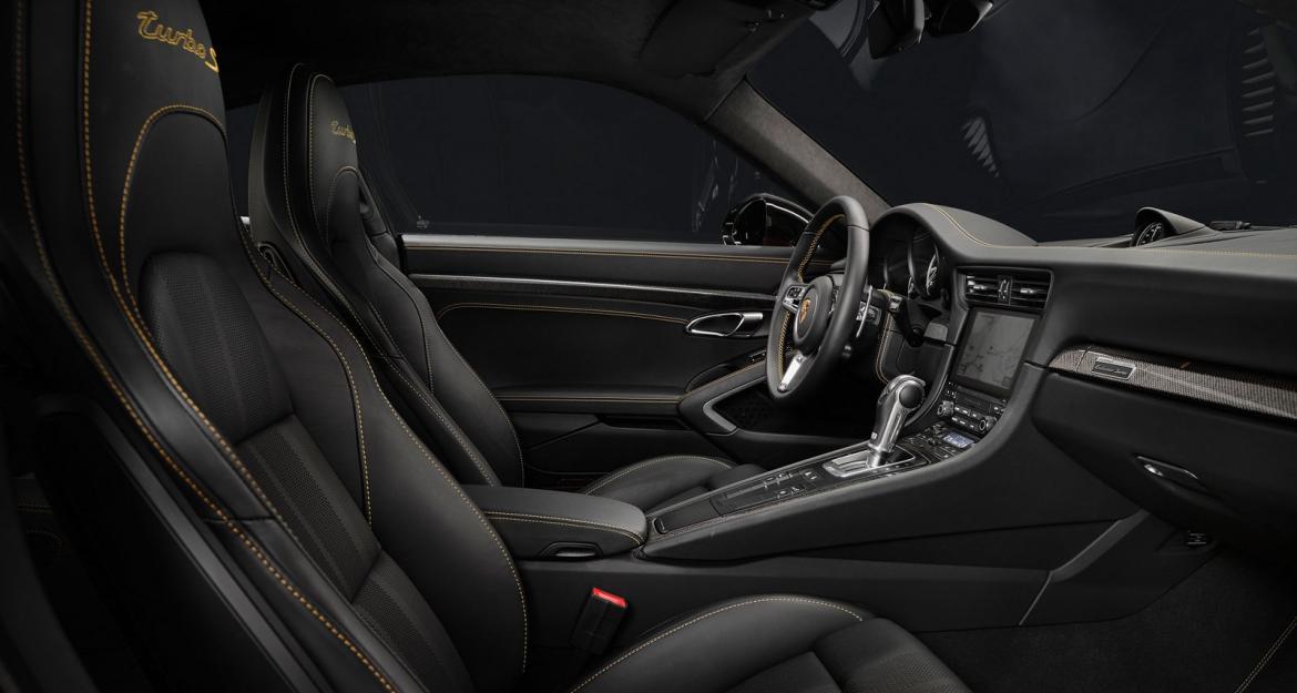 Συλλεκτική Porsche 911 σε χρυσή απόχρωση