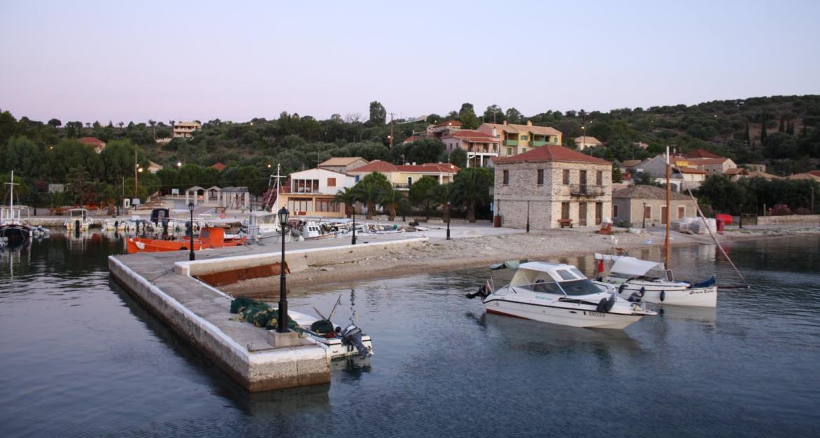 Πώς να κάνετε χολιγουντιανές διακοπές στα ελληνικά νησιά