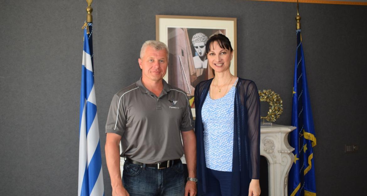 «Εάν θελουμε να ζήσουμε θα πρεπει να φύγουμε απο τη γη»