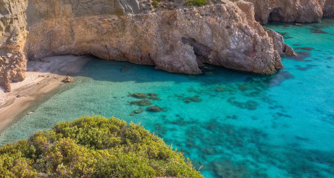 Forbes: Η Μήλος στους 6 καλύτερους καλοκαιρινούς προορισμούς (pics)