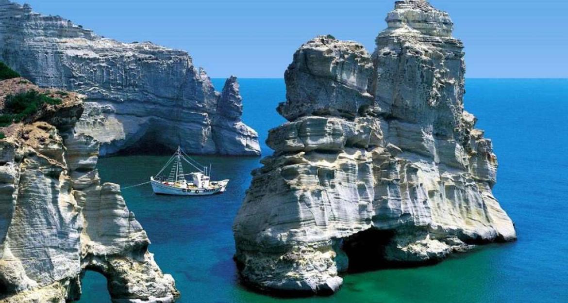 Forbes: Η Μήλος στους 6 καλύτερους καλοκαιρινούς προορισμούς (pics)