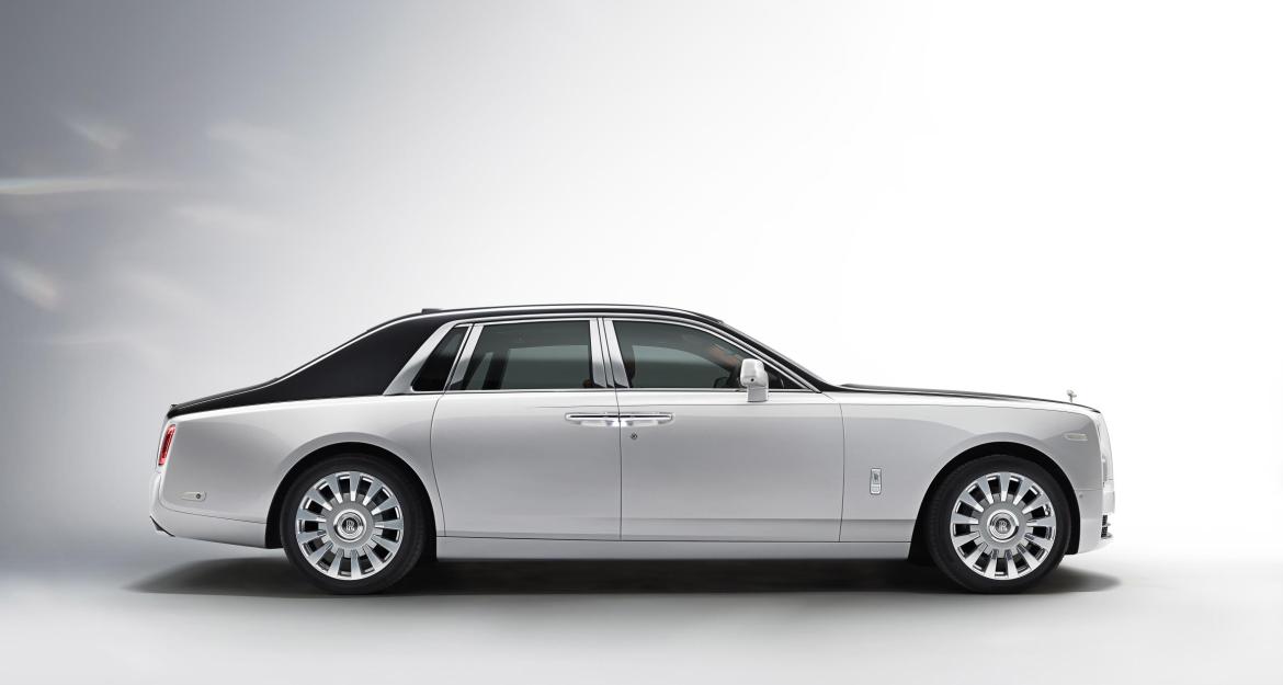Νέα Rolls-Royce Phantom: Πολυτέλεια με… ρόδες