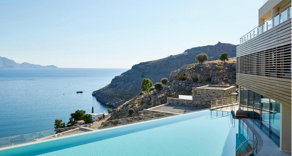 Τα 10 ελληνικά ξενοδοχεία που προτιμούν οι τουρίστες (pics)