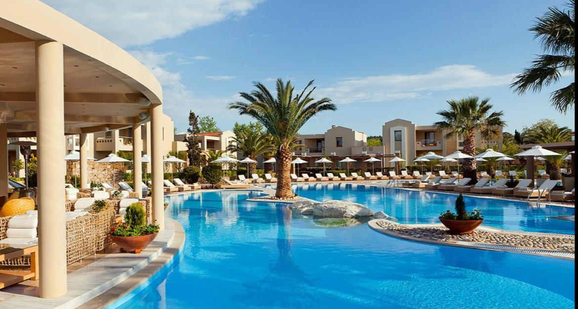 Τα 10 ελληνικά ξενοδοχεία που προτιμούν οι τουρίστες (pics)