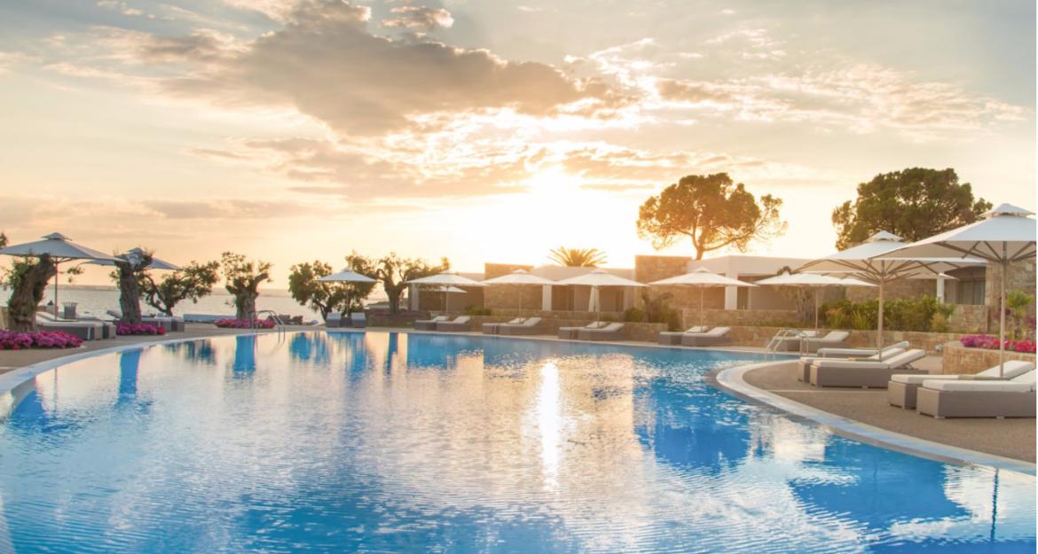 Τα 10 ελληνικά ξενοδοχεία που προτιμούν οι τουρίστες (pics)