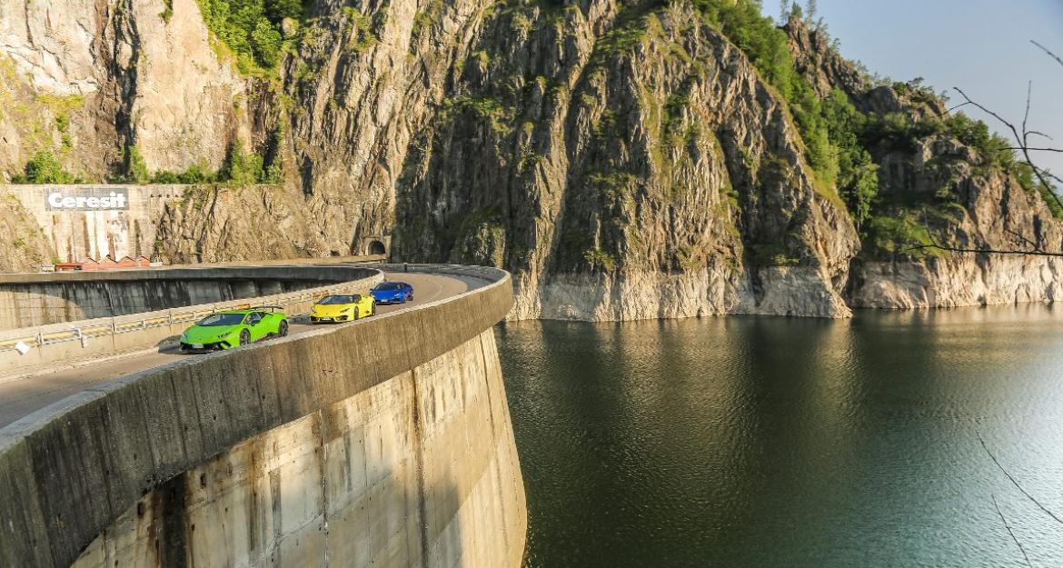 Έξι Lamborghini στην πατρίδα του Κόμη Δράκουλα (pics)