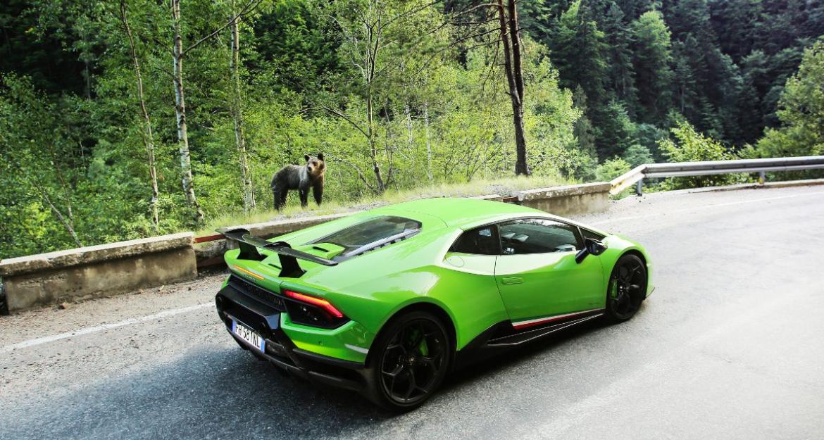 Έξι Lamborghini στην πατρίδα του Κόμη Δράκουλα (pics)