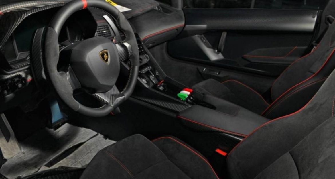 Κάποιος ζητάει 8 εκατ. ευρώ για αυτή τη Lamborghini