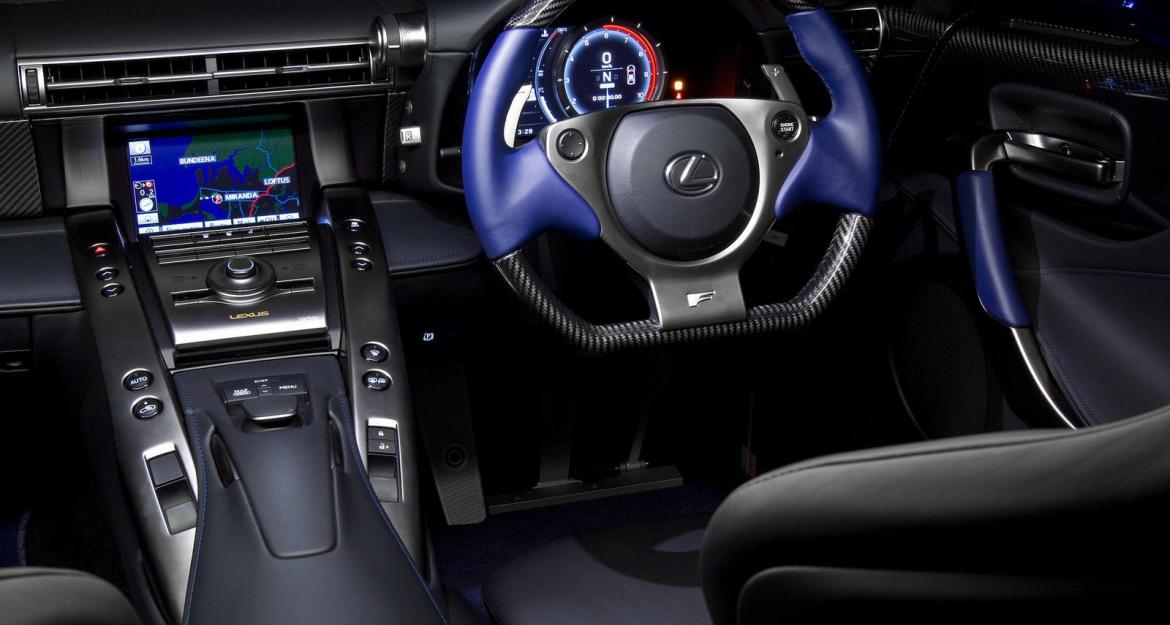 Γιατί οι αντιπρόσωποι κρατούν 12 απούλητα Lexus LFA;