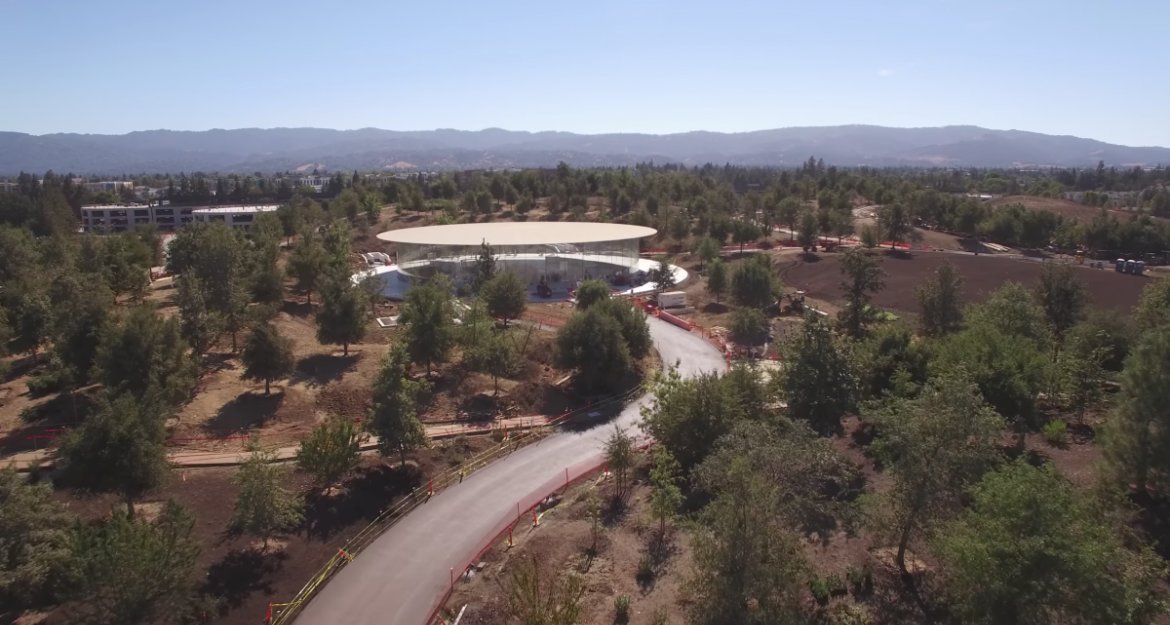 Σχεδόν έτοιμο το νέο «διαστημικό» campus της Apple (pics & vid)