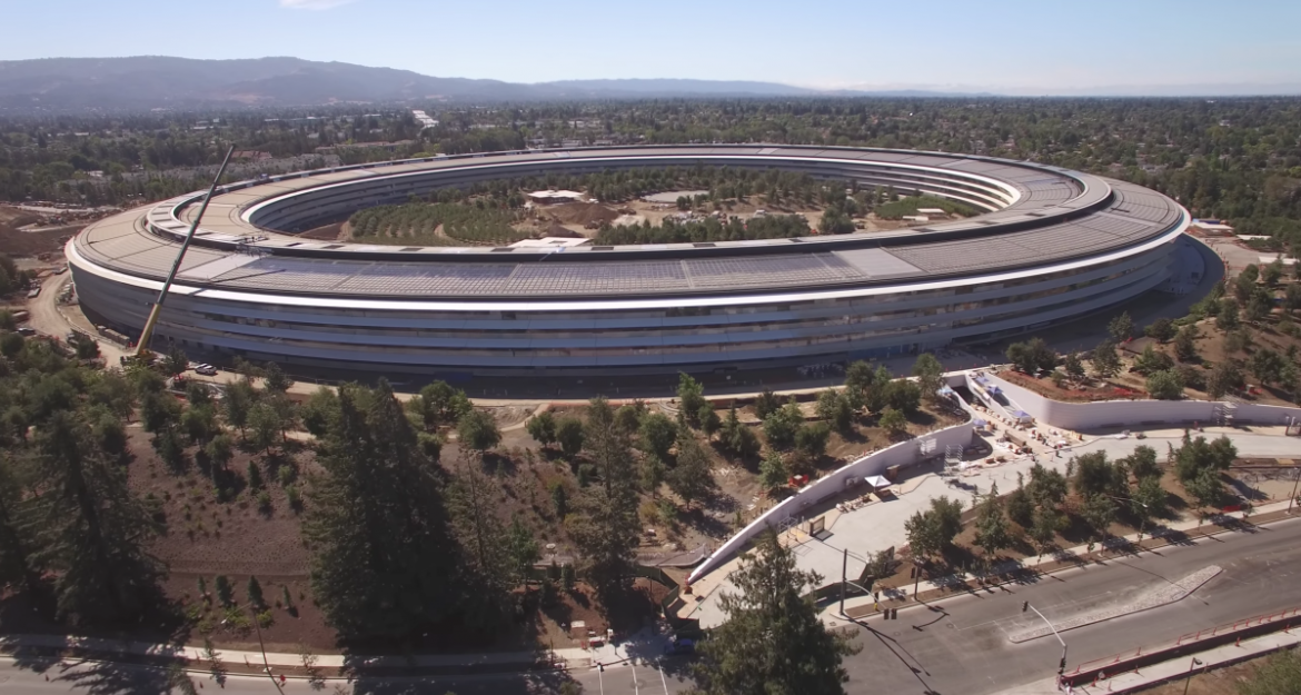 Σχεδόν έτοιμο το νέο «διαστημικό» campus της Apple (pics & vid)