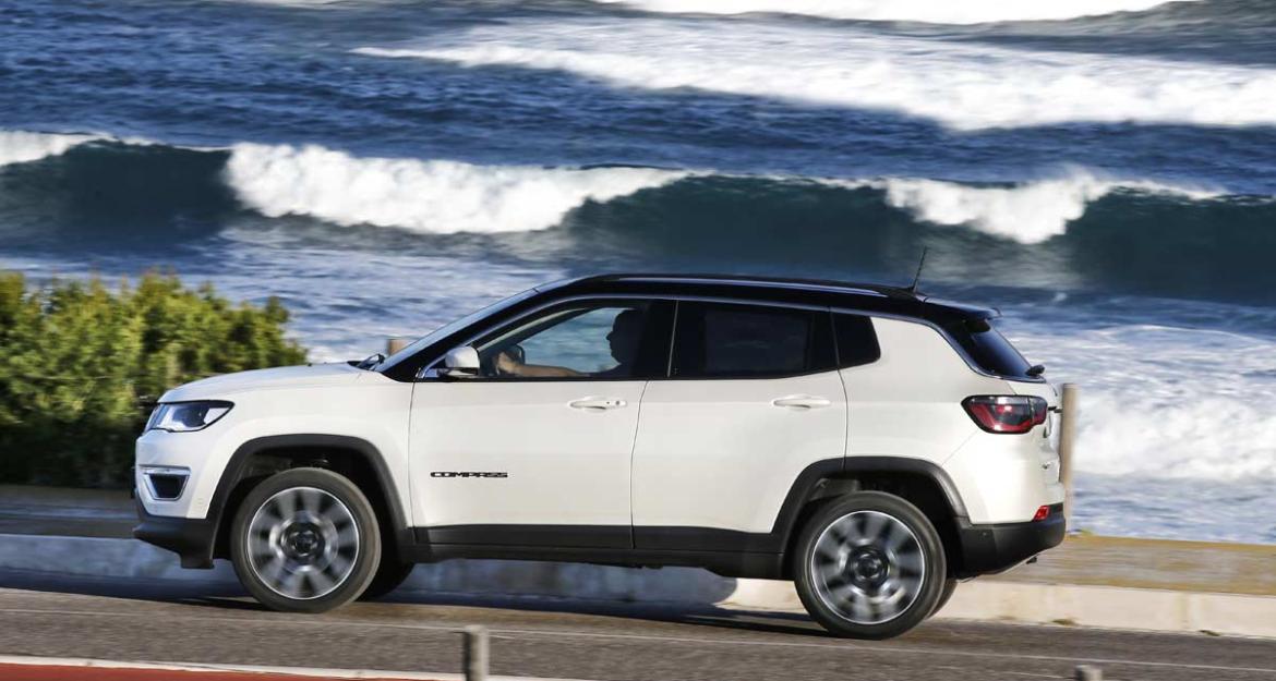 Προστασία πέντε αστέρων από το νέο Jeep Compass (vid)