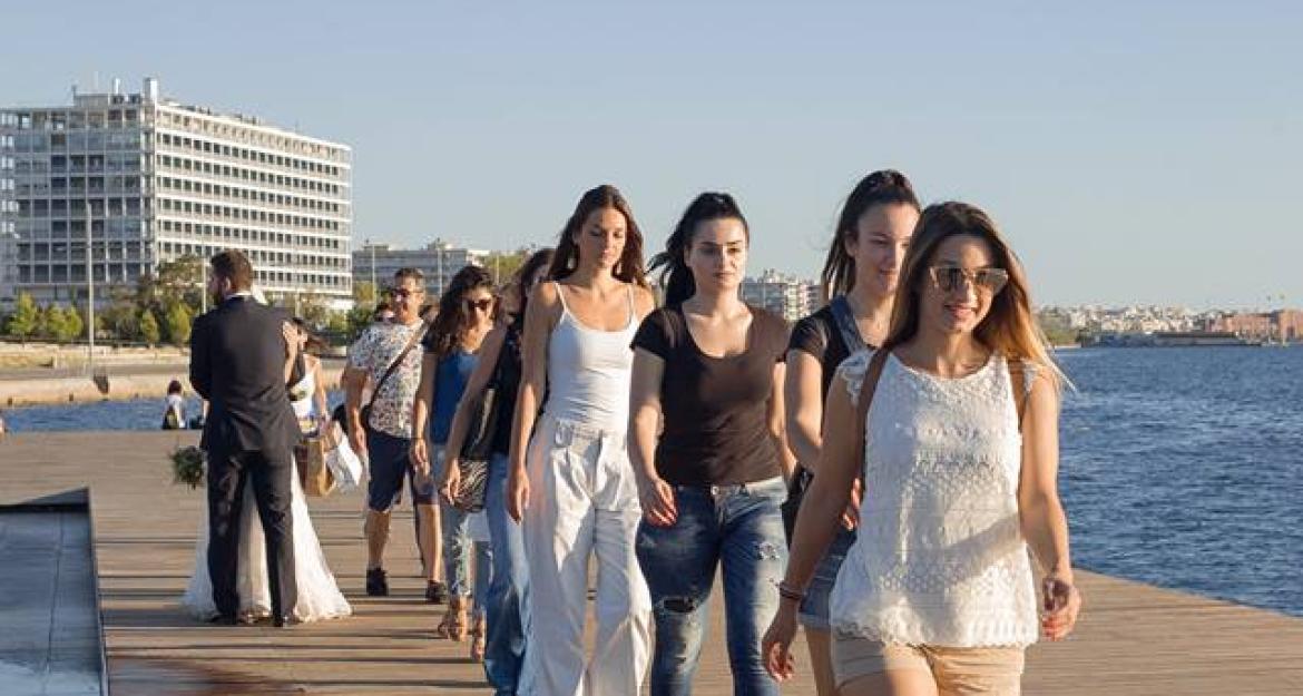 Πασαρέλα με δημιουργίες από ανακυκλώσιμα υλικά στη Θεσσαλονίκη (pics)