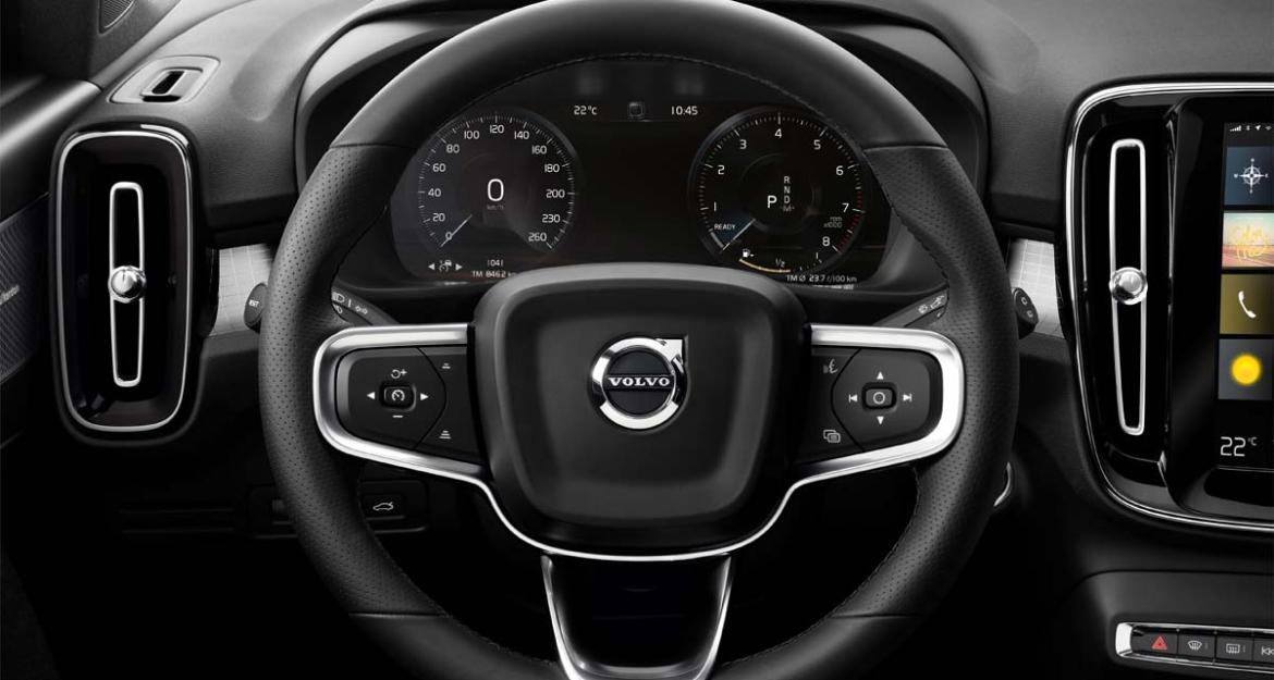 To εντυπωσιακό Volvo XC40 αποκαλύφθηκε (pics & vid)