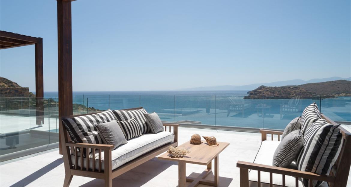 Γεμίζει εντυπωσιακές βίλες η Κρήτη (pics)