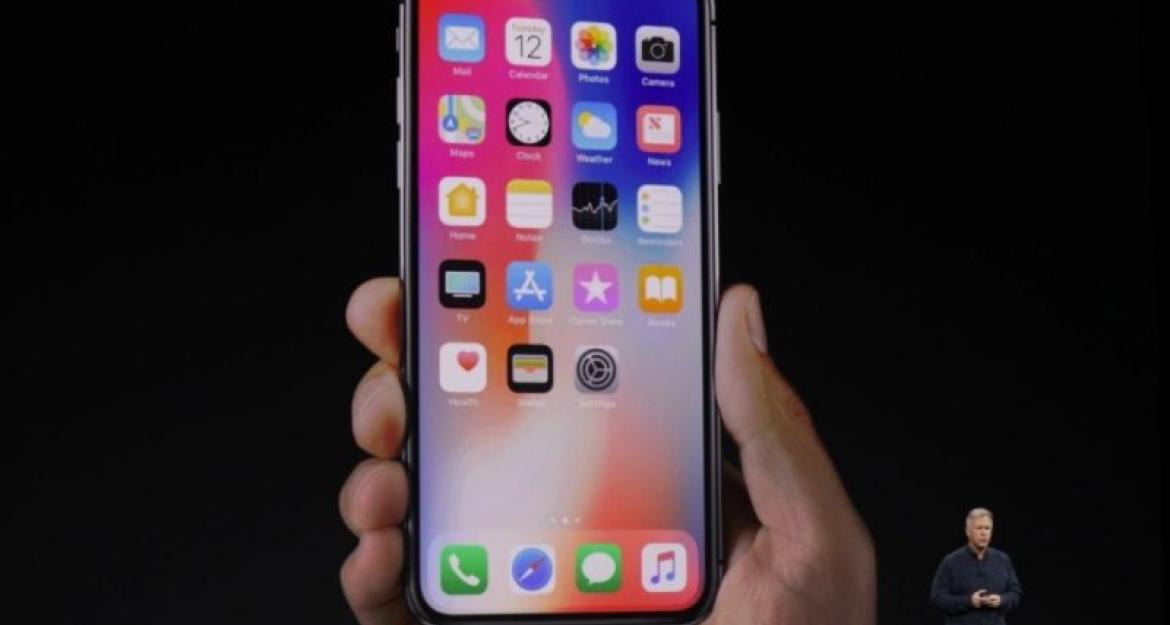 iPhone Χ και iPhone 8: Πότε φτάνουν και πόσο θα κοστίζουν στην Ελλάδα (pics & vid)