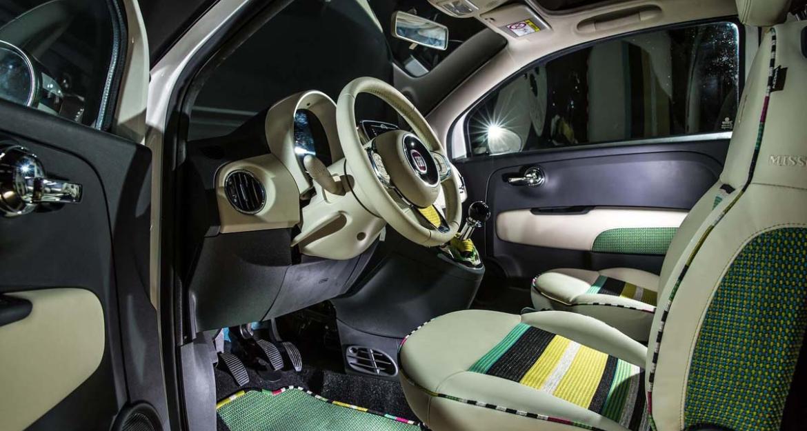 Ριγέ για καλό σκοπό το Fiat 500 (pics)