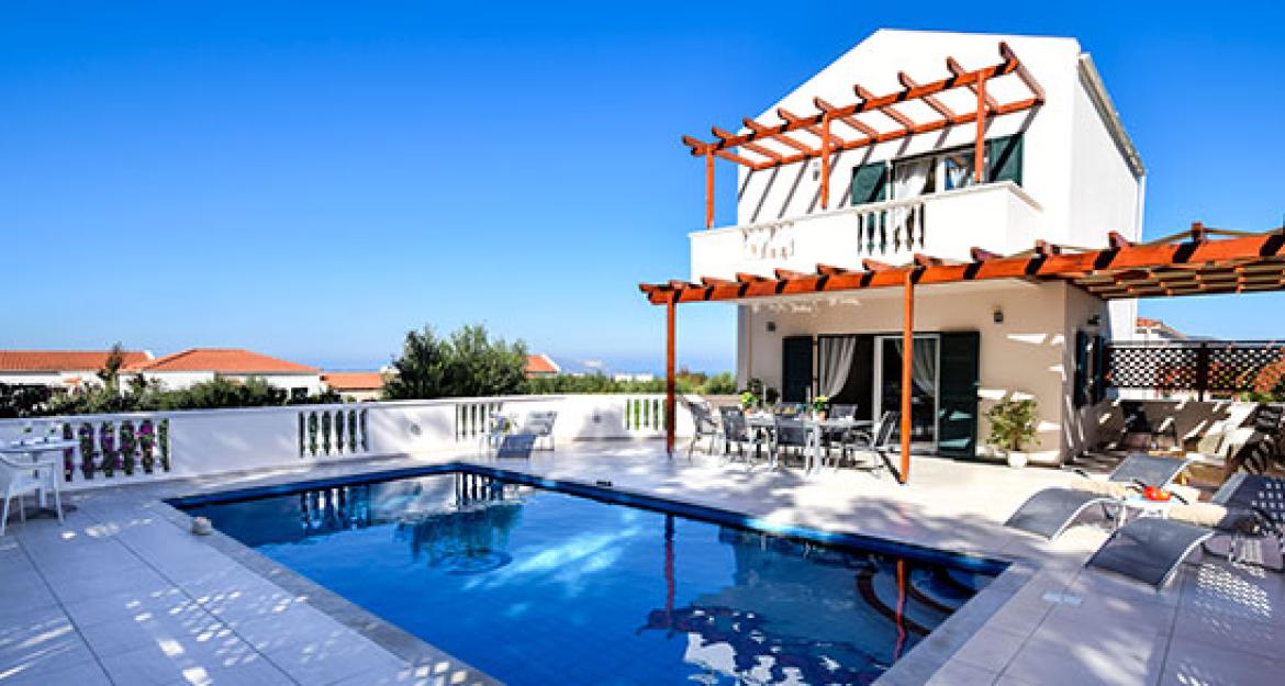 Γεμίζει εντυπωσιακές βίλες η Κρήτη (pics)