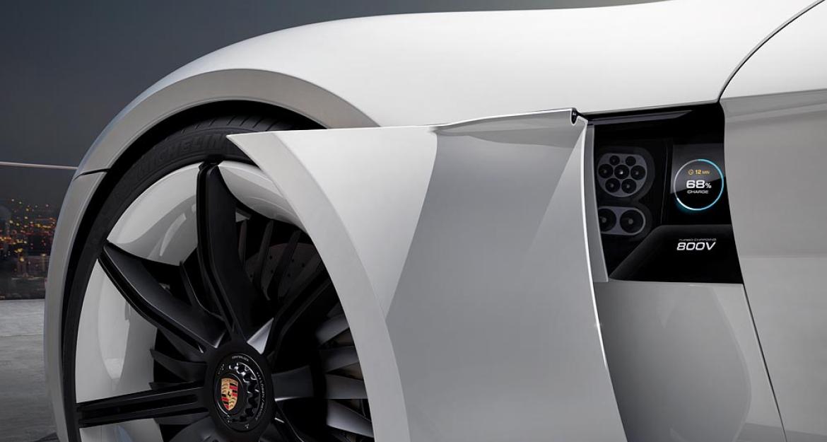 Το 2019 θα δούμε την ηλεκτρική Porsche (pics & vid)