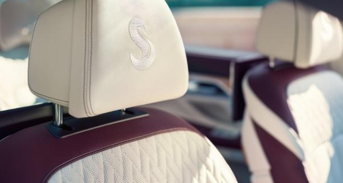 BMW M760Li: Κορυφαία πολυτέλεια βγαλμένη από τη... θάλασσα