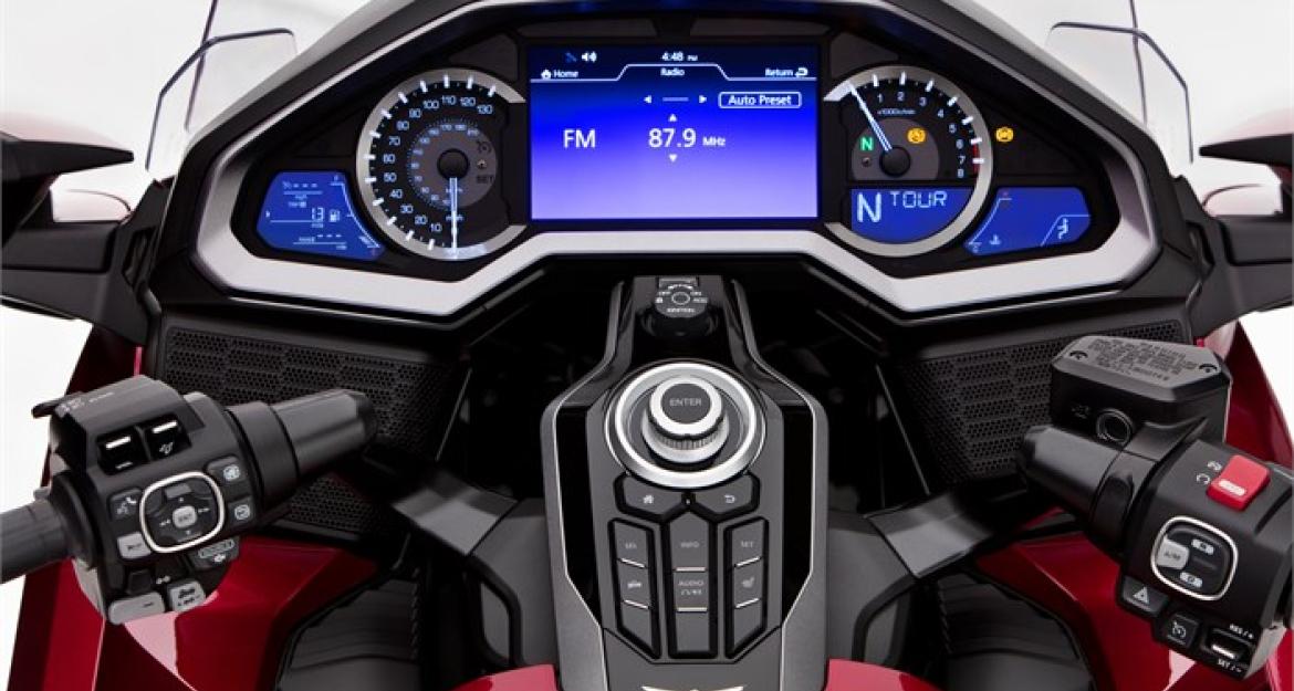 Κρουαζιερόπλοιο η νέα Honda Goldwing 1800 (pics & vid)