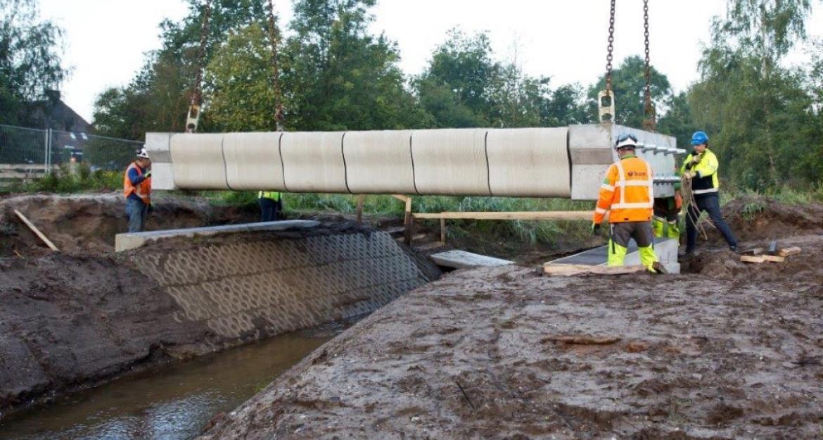 Άνοιξε η πρώτη 3D εκτυπωμένη γέφυρα στον κόσμο (pics)