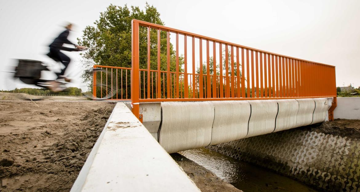 Άνοιξε η πρώτη 3D εκτυπωμένη γέφυρα στον κόσμο (pics)