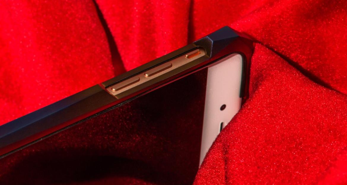 Αυτή είναι η πιο ακριβή θήκη για iPhone (pics & vid)
