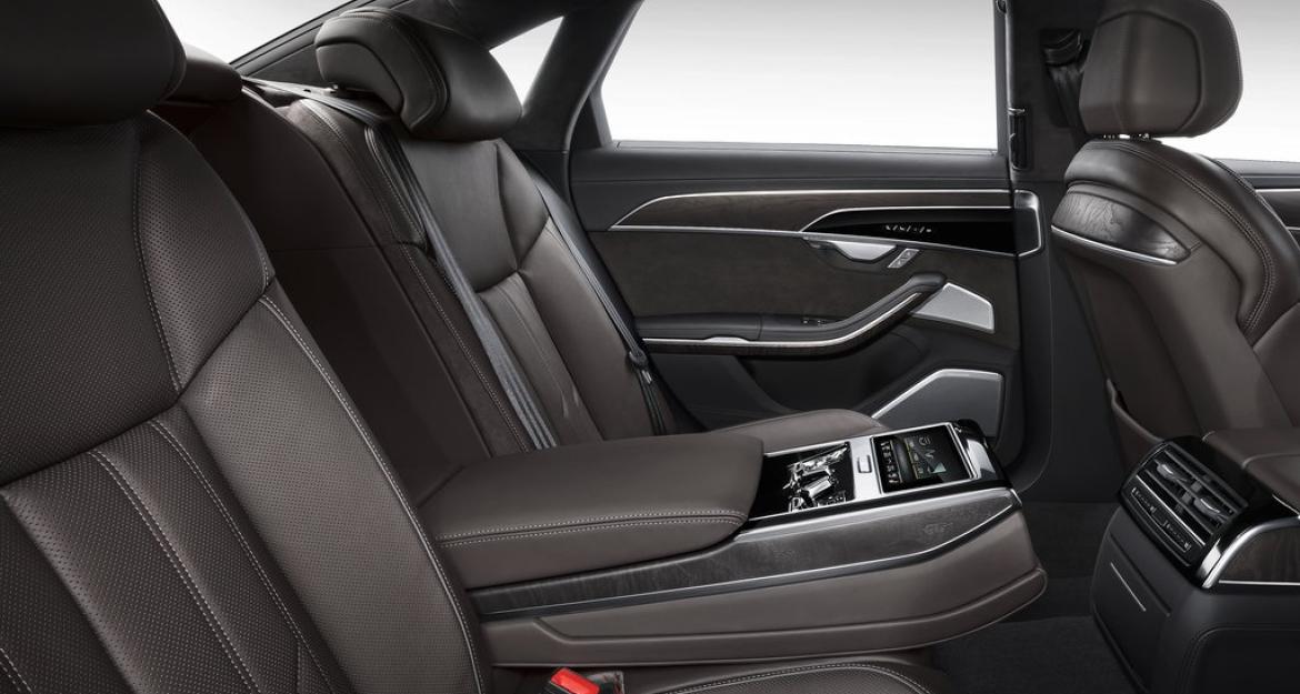 Το Audi A8 φέρνει επανάσταση (pics&vid)