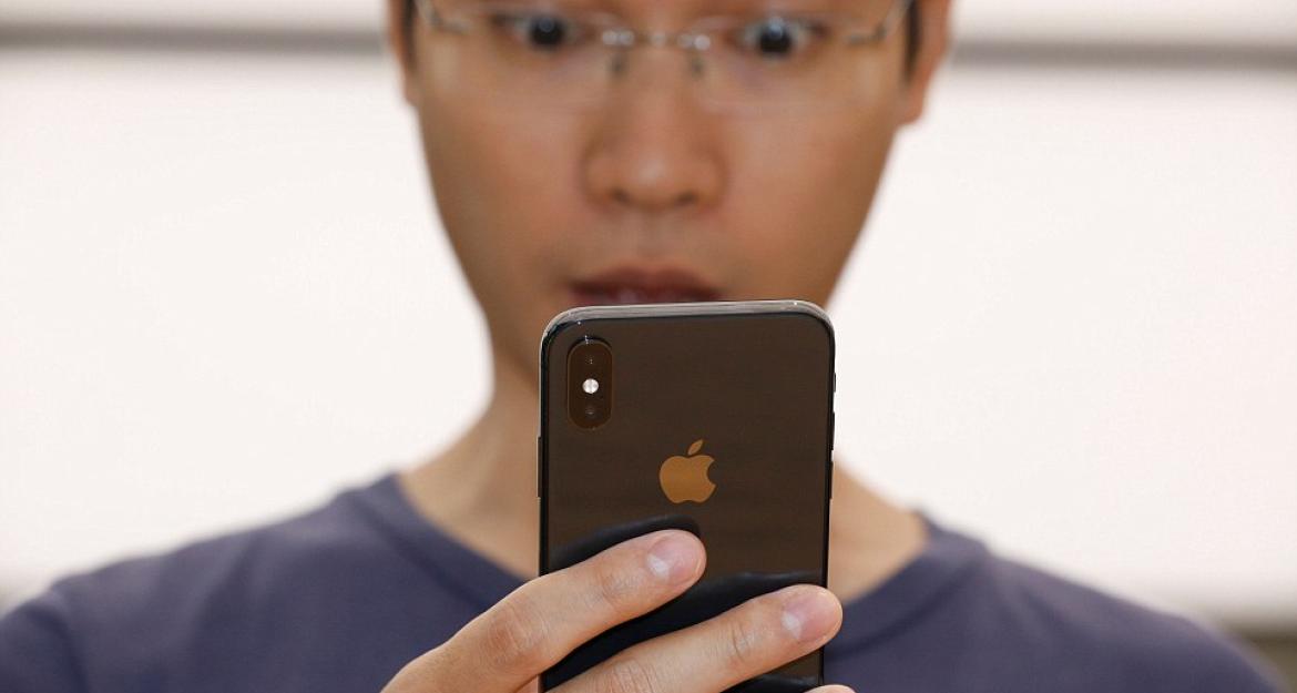 Τεράστιες ουρές για το νέο iPhone X (pics)