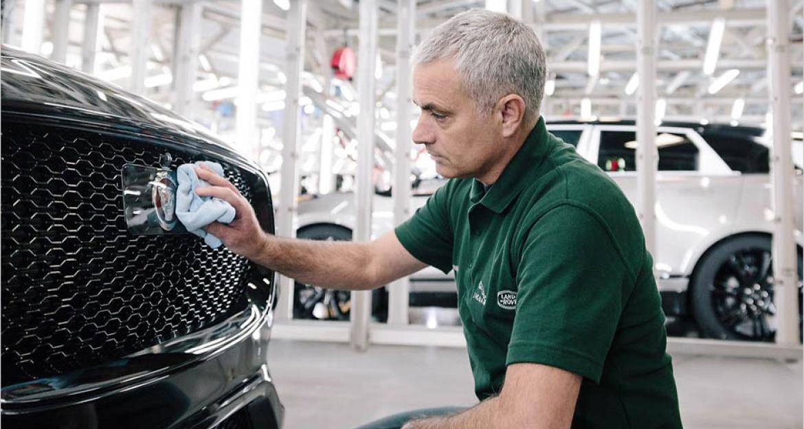 O Μουρίνιο «έπιασε δουλειά» στη Jaguar (pics & vid)