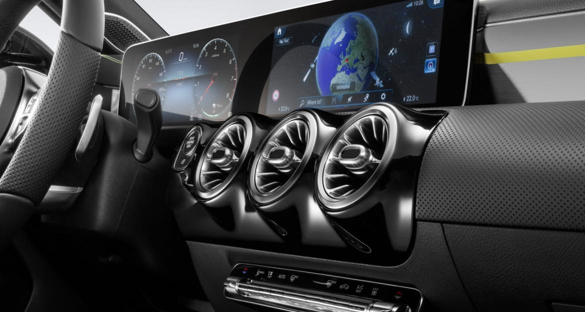 Στα άδυτα της επόμενης Mercedes A-class (pics)