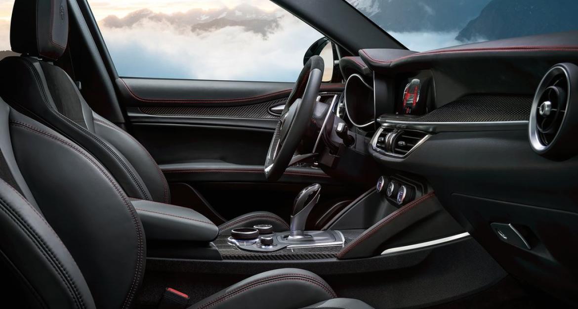 Alfa Romeo Stelvio Quadrifoglio, ο γητευτής της Cayenne (pics & vid)