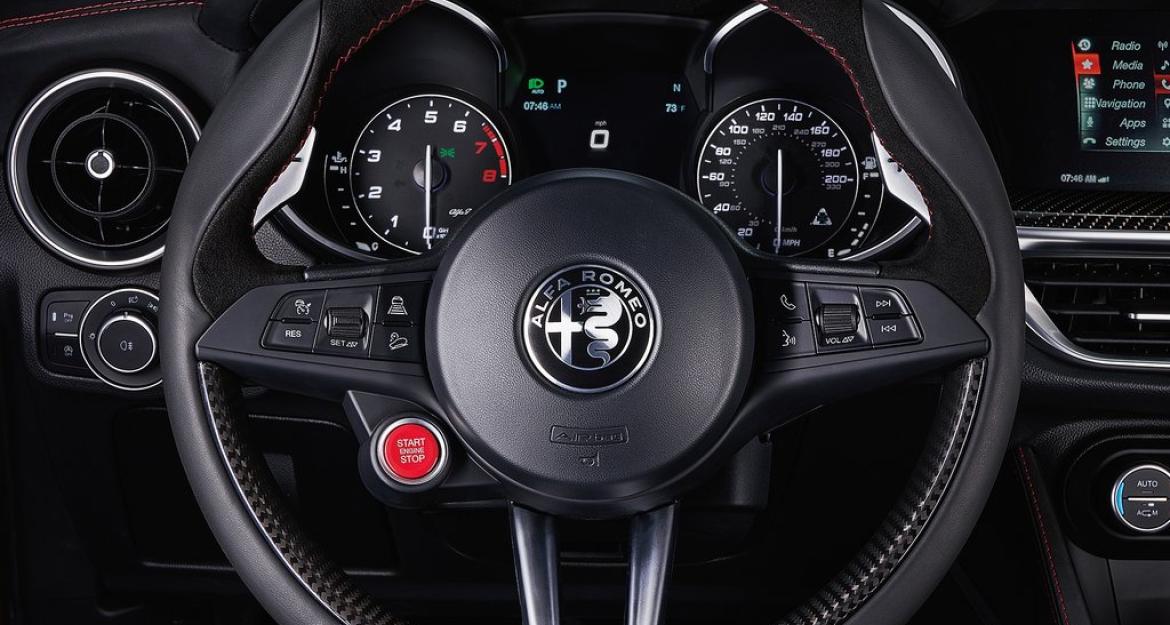 Alfa Romeo Stelvio Quadrifoglio, ο γητευτής της Cayenne (pics & vid)