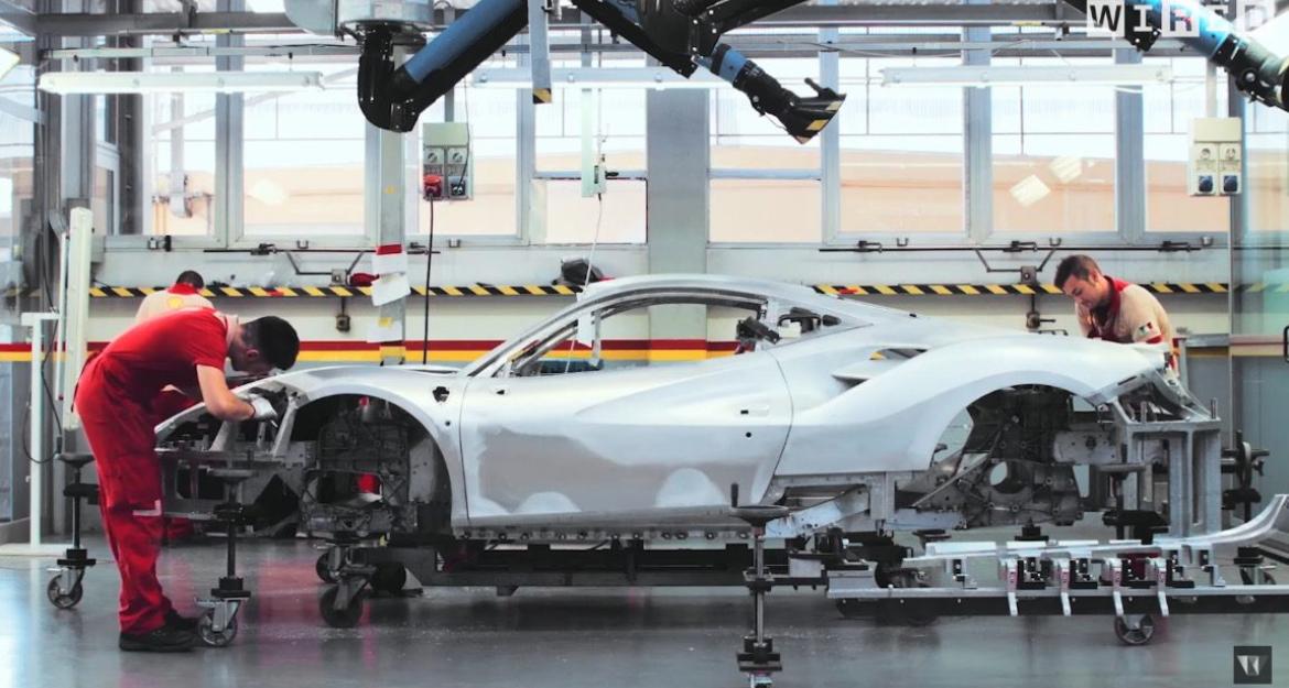 O «τοκετός» μίας Ferrari στο Μαρανέλο (pics & vid)