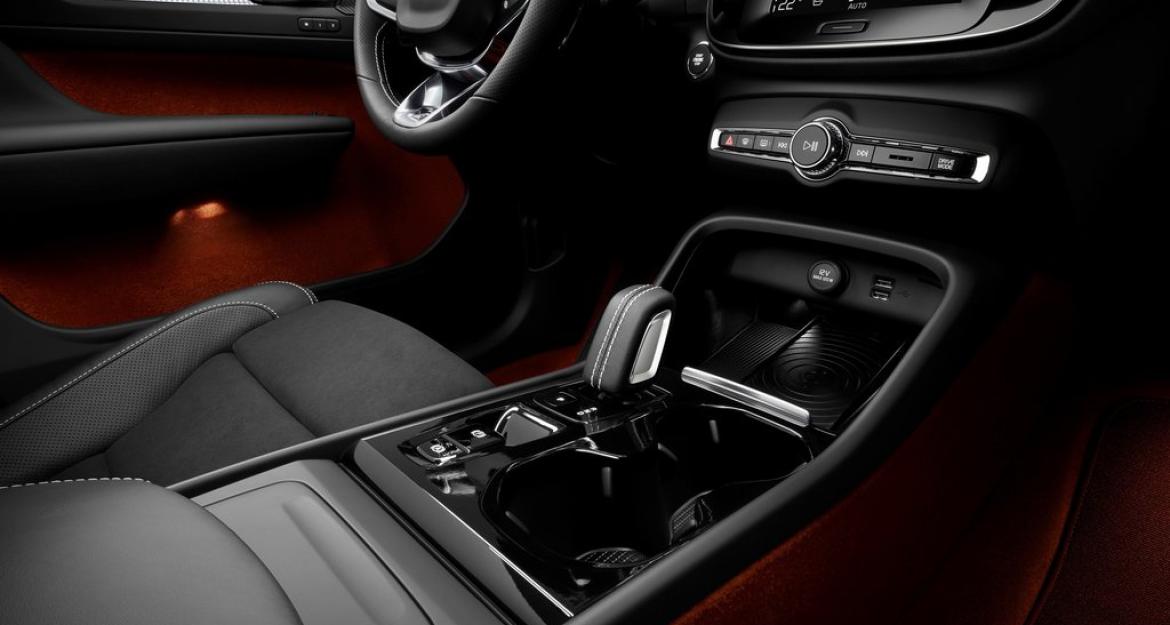 10 πράγματα που πρέπει να ξέρoυμε για το Volvo XC40 (pics & vid)