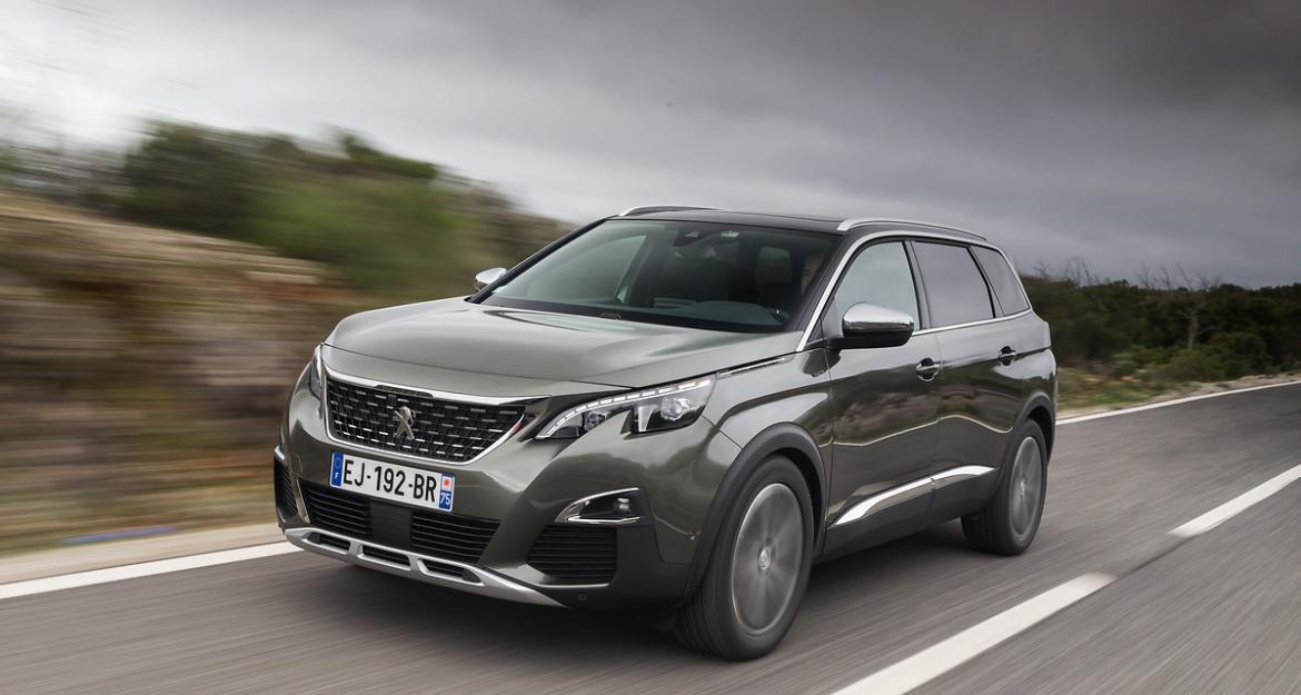 Το πολυτάλαντο Peugeot 5008, από 25.900 ευρώ (pics & vid)