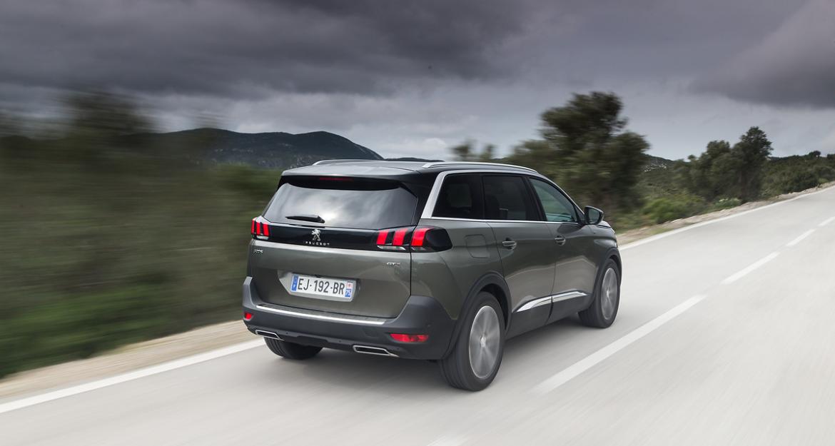 Το πολυτάλαντο Peugeot 5008, από 25.900 ευρώ (pics & vid)