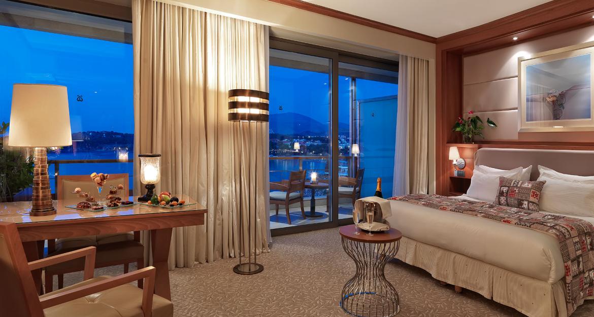 Αστήρ Παλάς: Αλλάζει πρόσωπο με υπογραφή Four Seasons (pics)