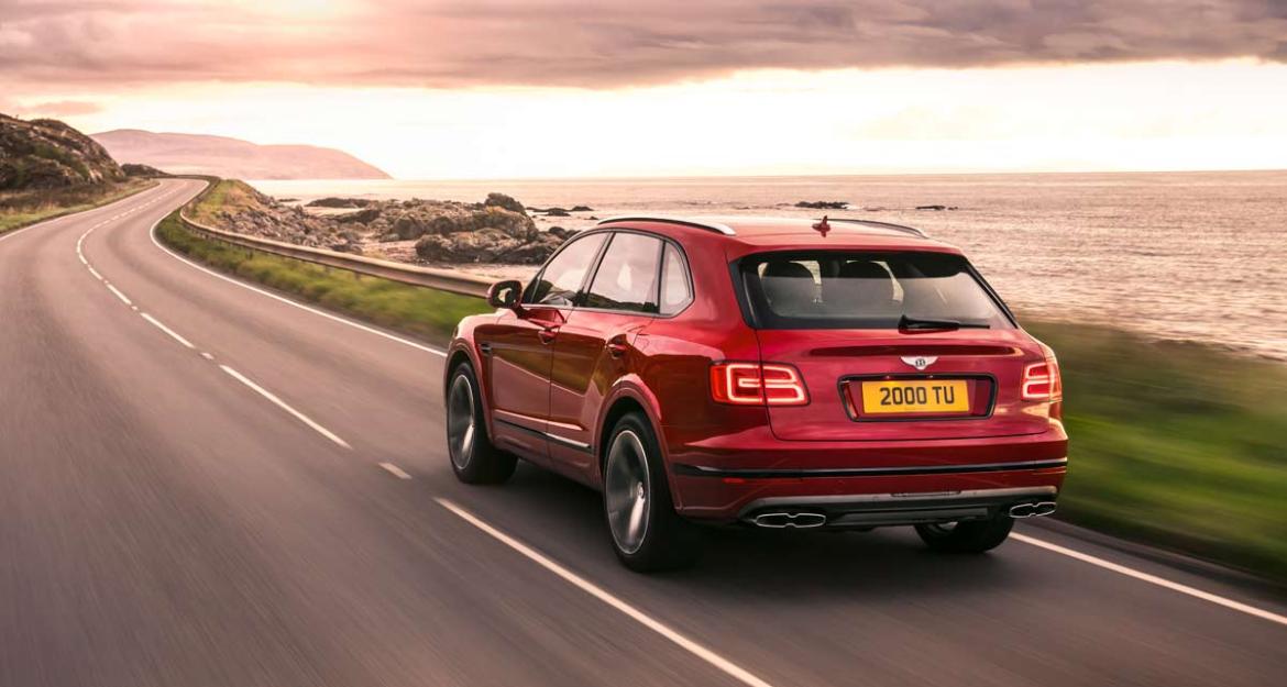 Πιο προσιτή αλλά θηριώδης η Bentley Bentayga V8 (pics & vid)